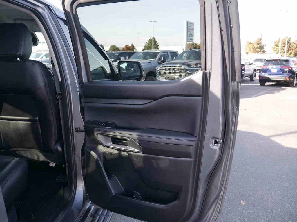 Used 2025 Ford Ranger Lariat w/ FX4 Off-Road Package image 23