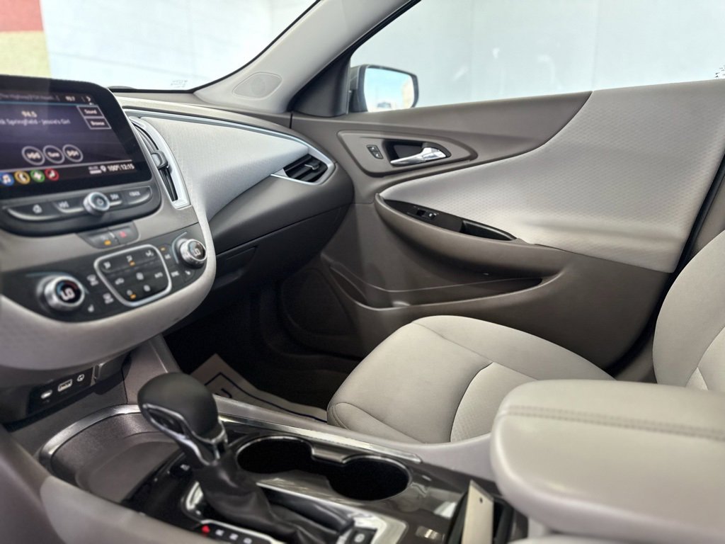 Used 2024 Chevrolet Malibu LT image 36