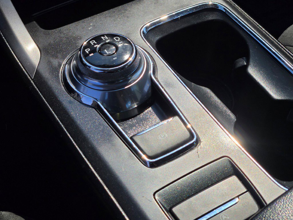 Used 2020 Ford Fusion SE image 24