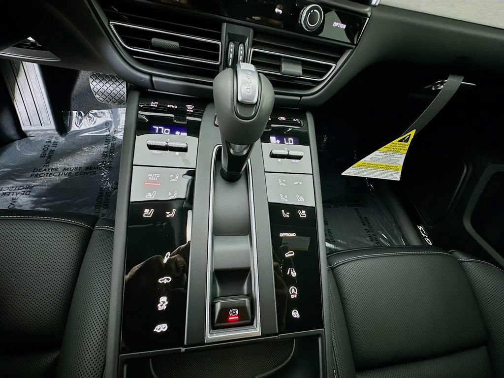 New 2026 Porsche Macan GTS AWD/4WD image 19
