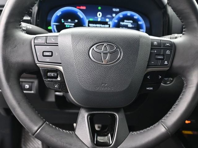 Used 2025 Toyota Camry LE image 12