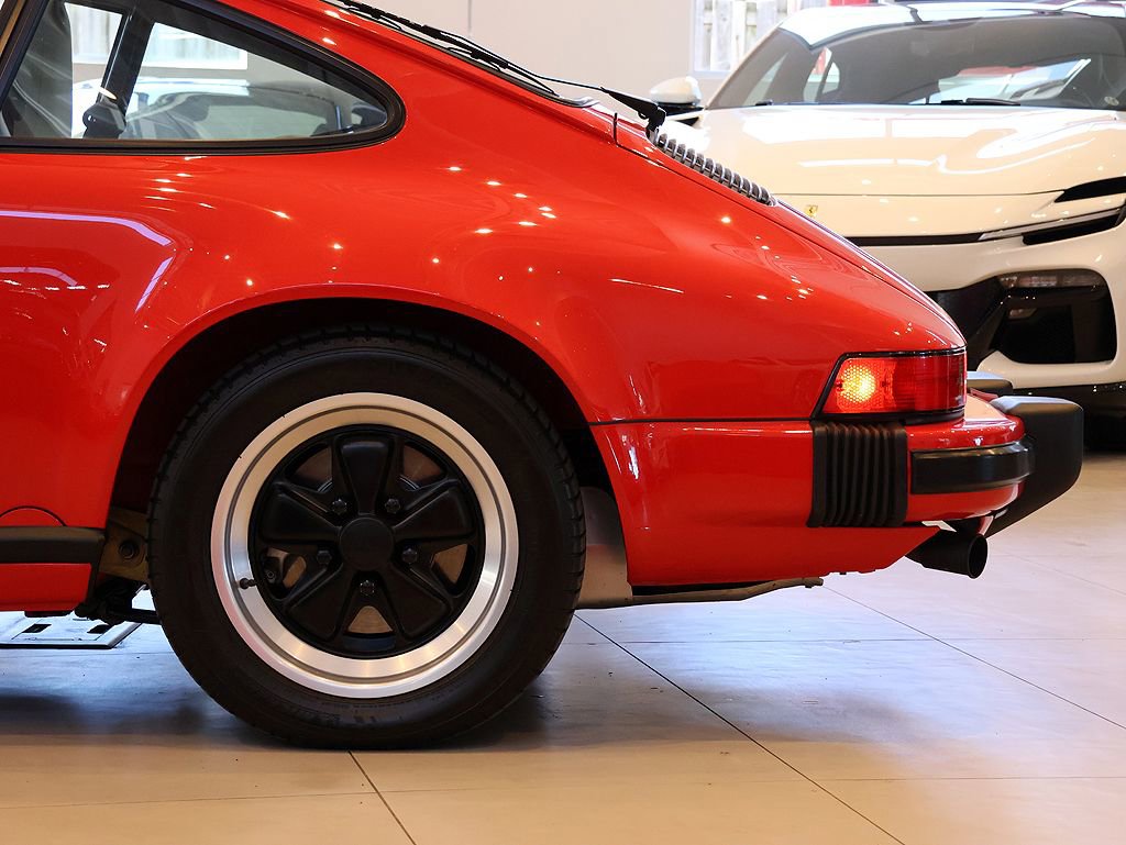 Used 1988 Porsche 911 Carrera RWD image 88