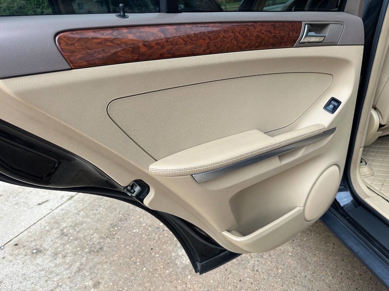 Used 2008 Mercedes-Benz ML 320 4MATIC w/ P1 Pkg image 34