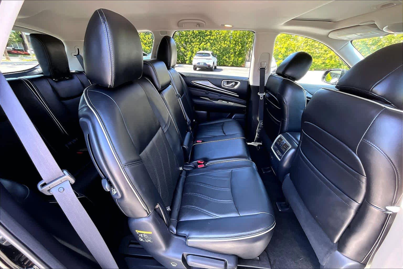 Used 2017 INFINITI QX60 Luxe w/ Premium Plus Package AWD/4WD image 19