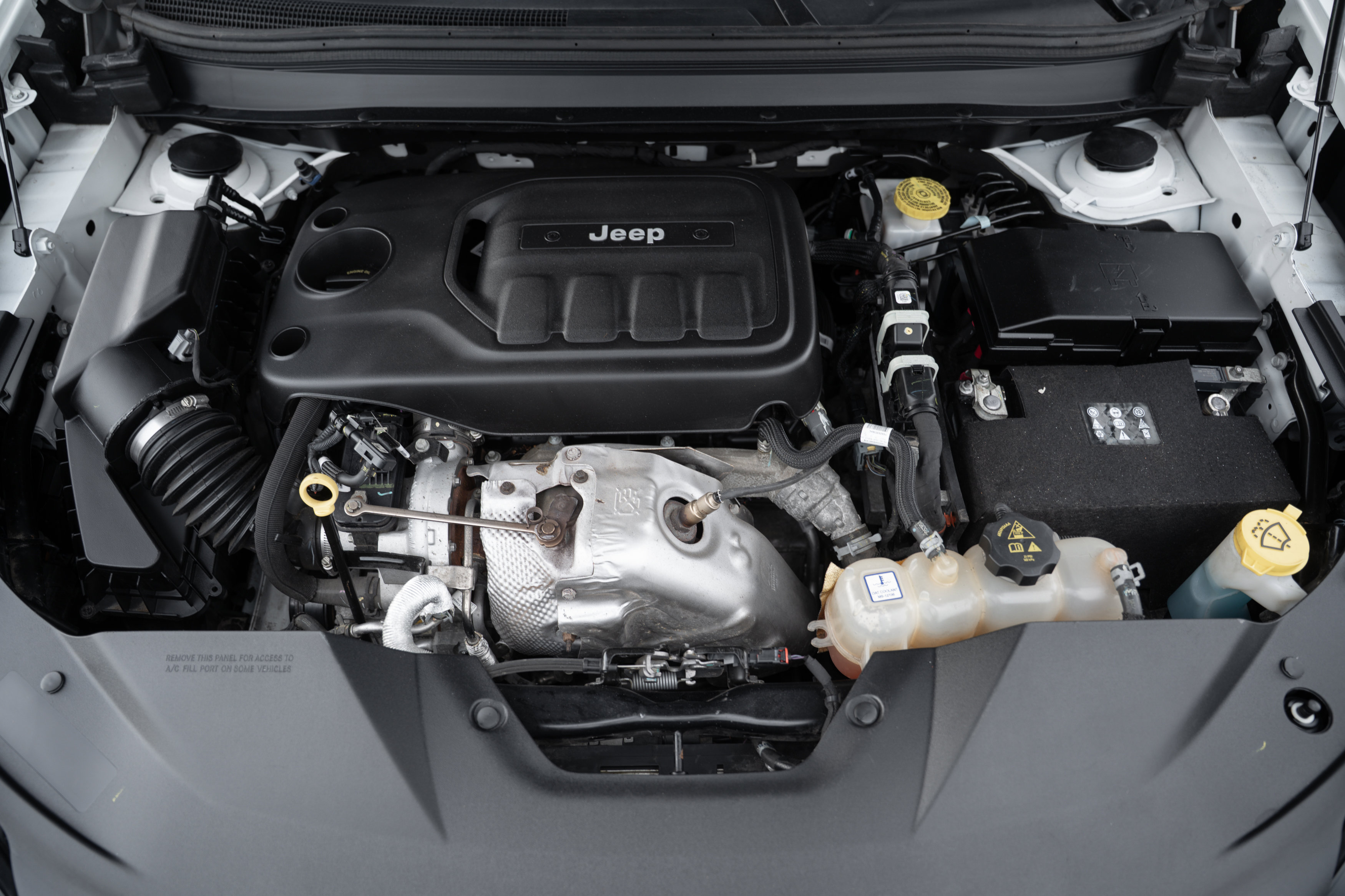 Used 2019 Jeep Cherokee Latitude Plus w/ Comfort/Convenience Group image 21