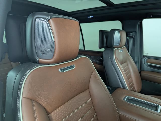Used 2023 GMC Yukon XL Denali Ultimate AWD/4WD image 32