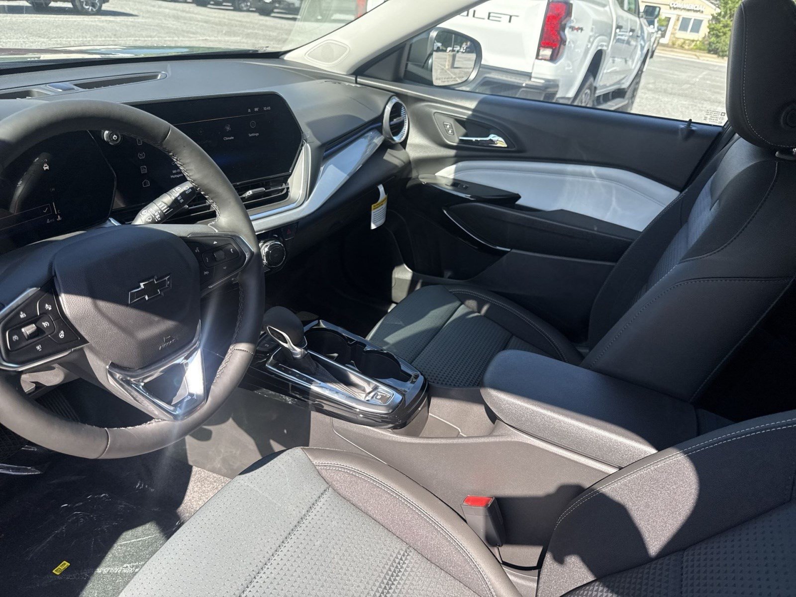 New 2026 Chevrolet Trax LT w/ Driver Confidence Package FWD image 17