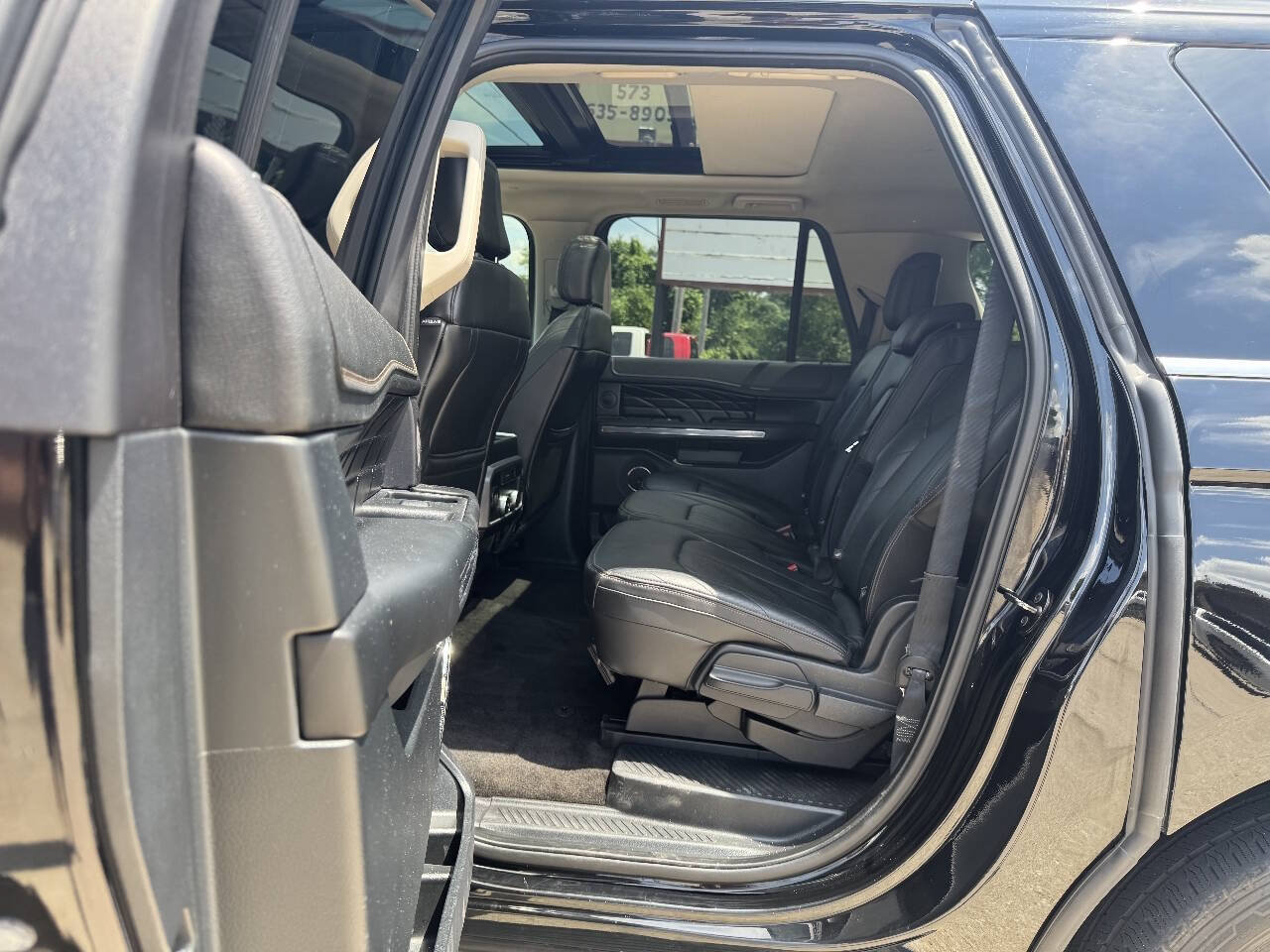 Used 2018 Ford Expedition Max Platinum AWD/4WD image 18