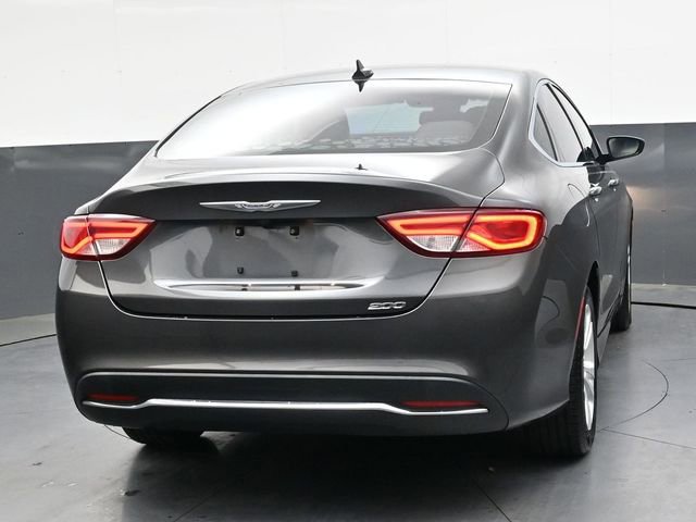 Used 2017 Chrysler 200 Limited Platinum image 4