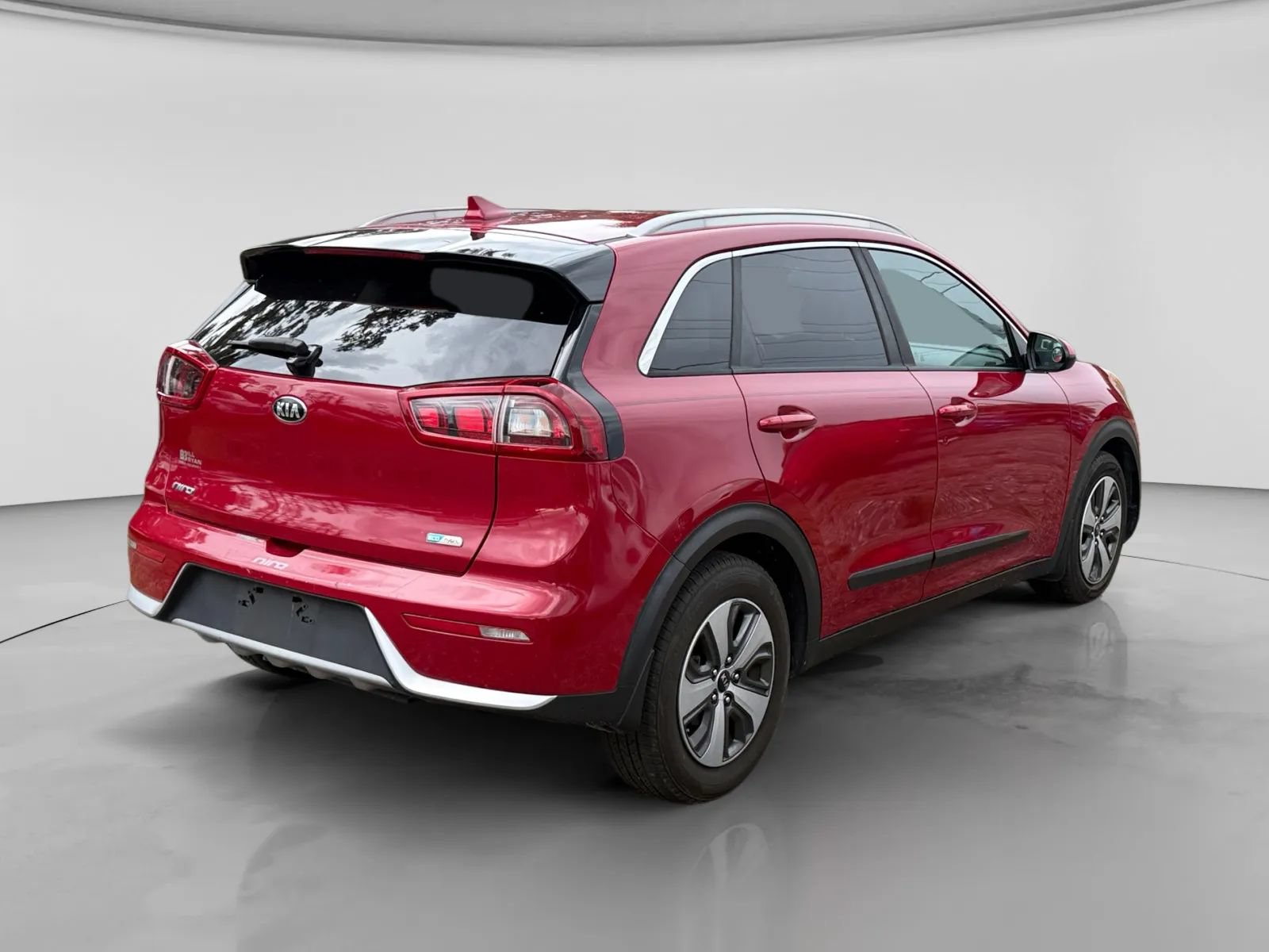 Used 2017 Kia Niro LX FWD image 5