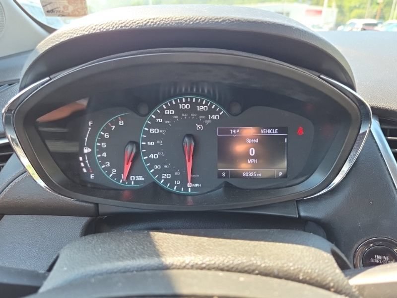 Used 2020 Chevrolet Trax LT w/ Redline Edition AWD/4WD image 12