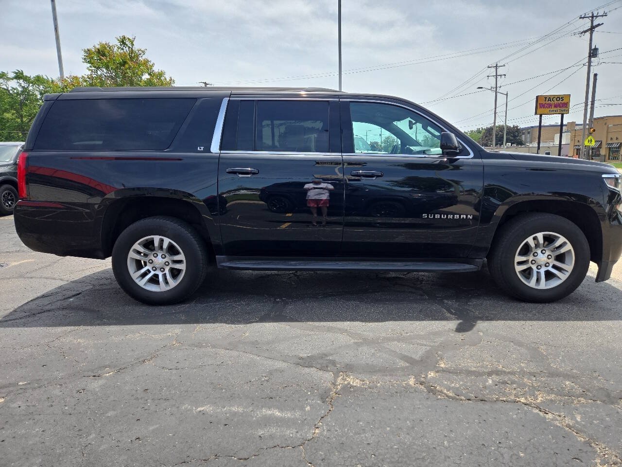 Used 2020 Chevrolet Suburban LT AWD/4WD image 5