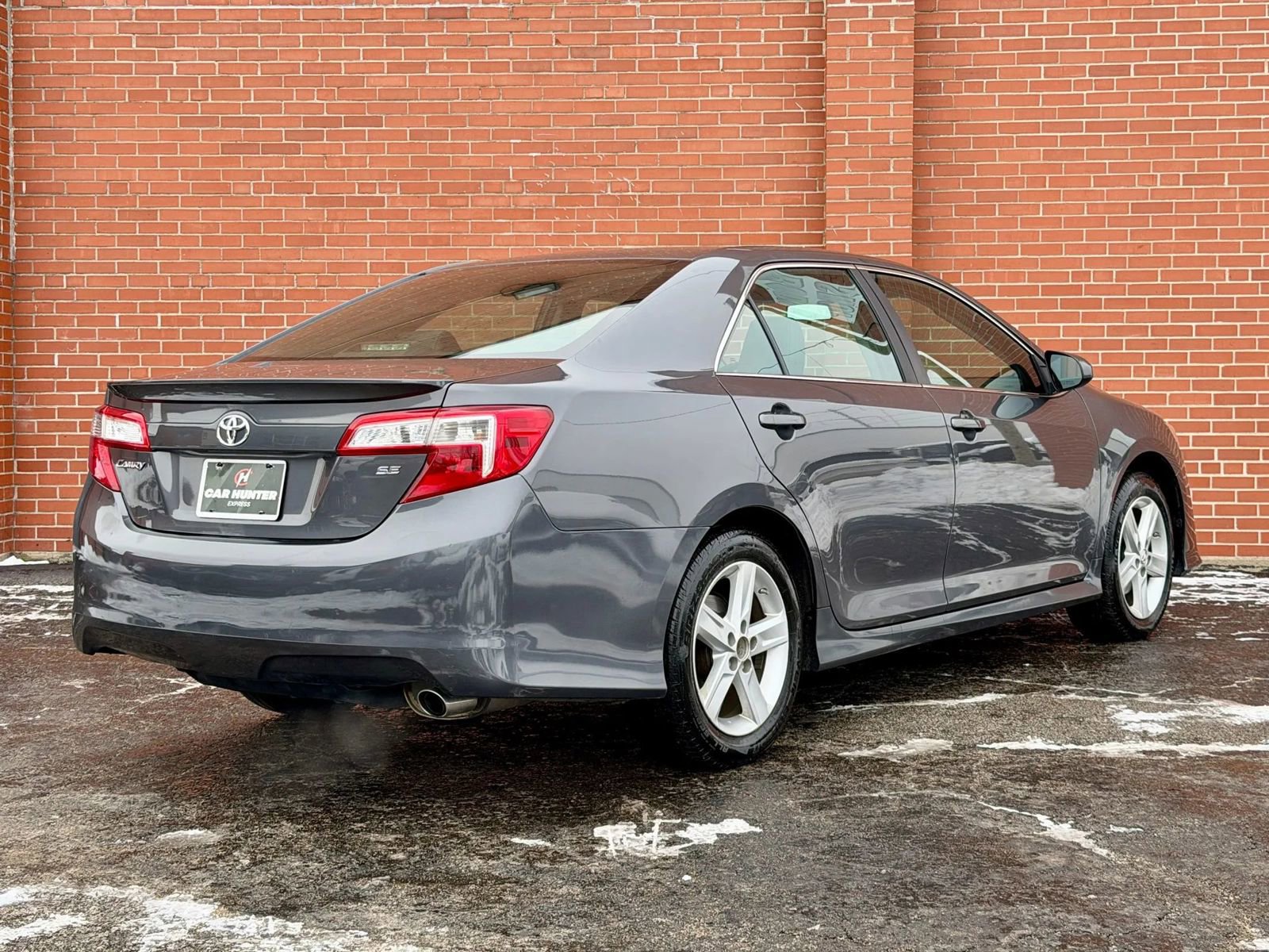 Used 2013 Toyota Camry L image 5