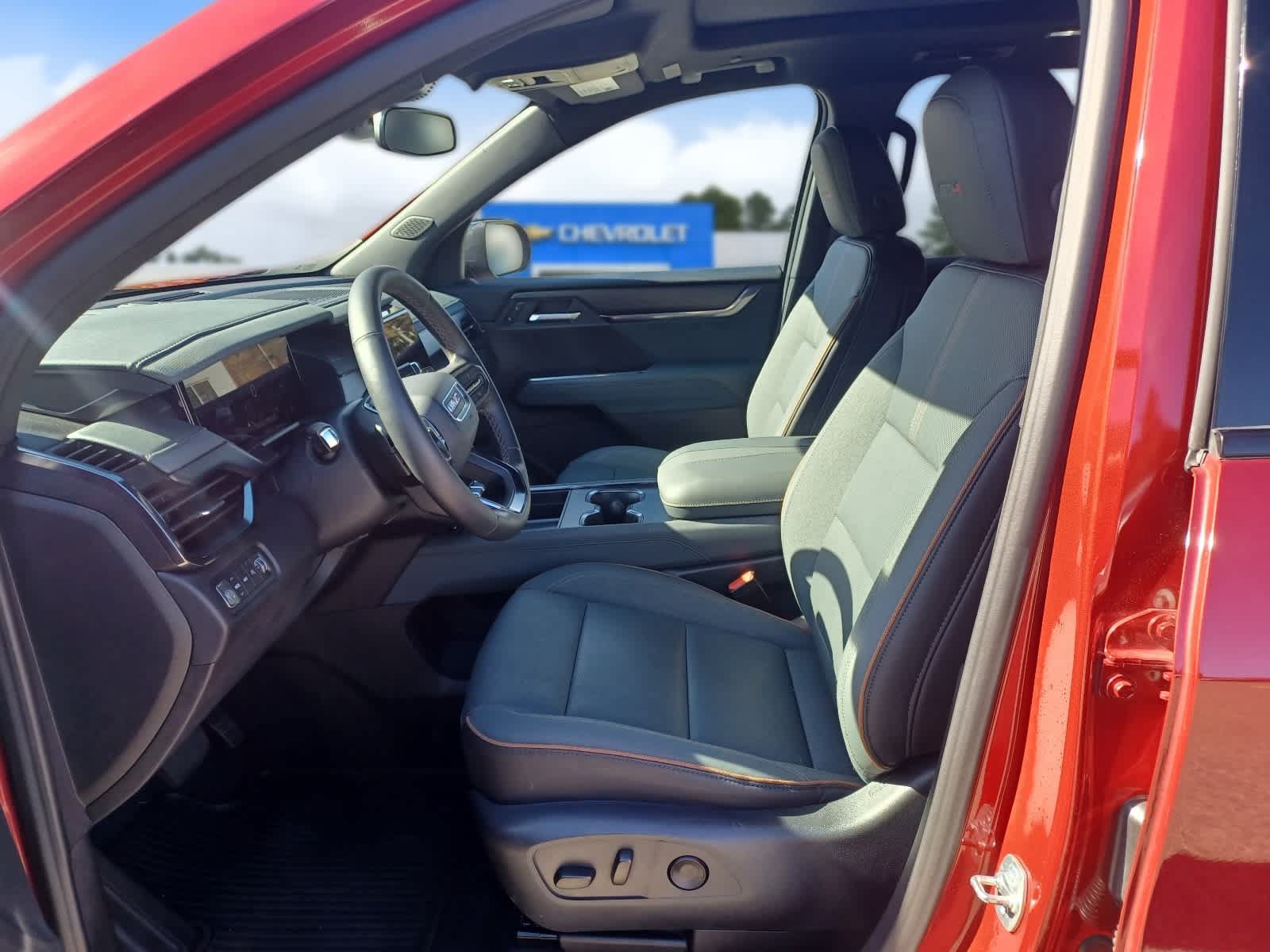 Used 2025 GMC Acadia AT4 w/ Luxury Package AWD/4WD image 7