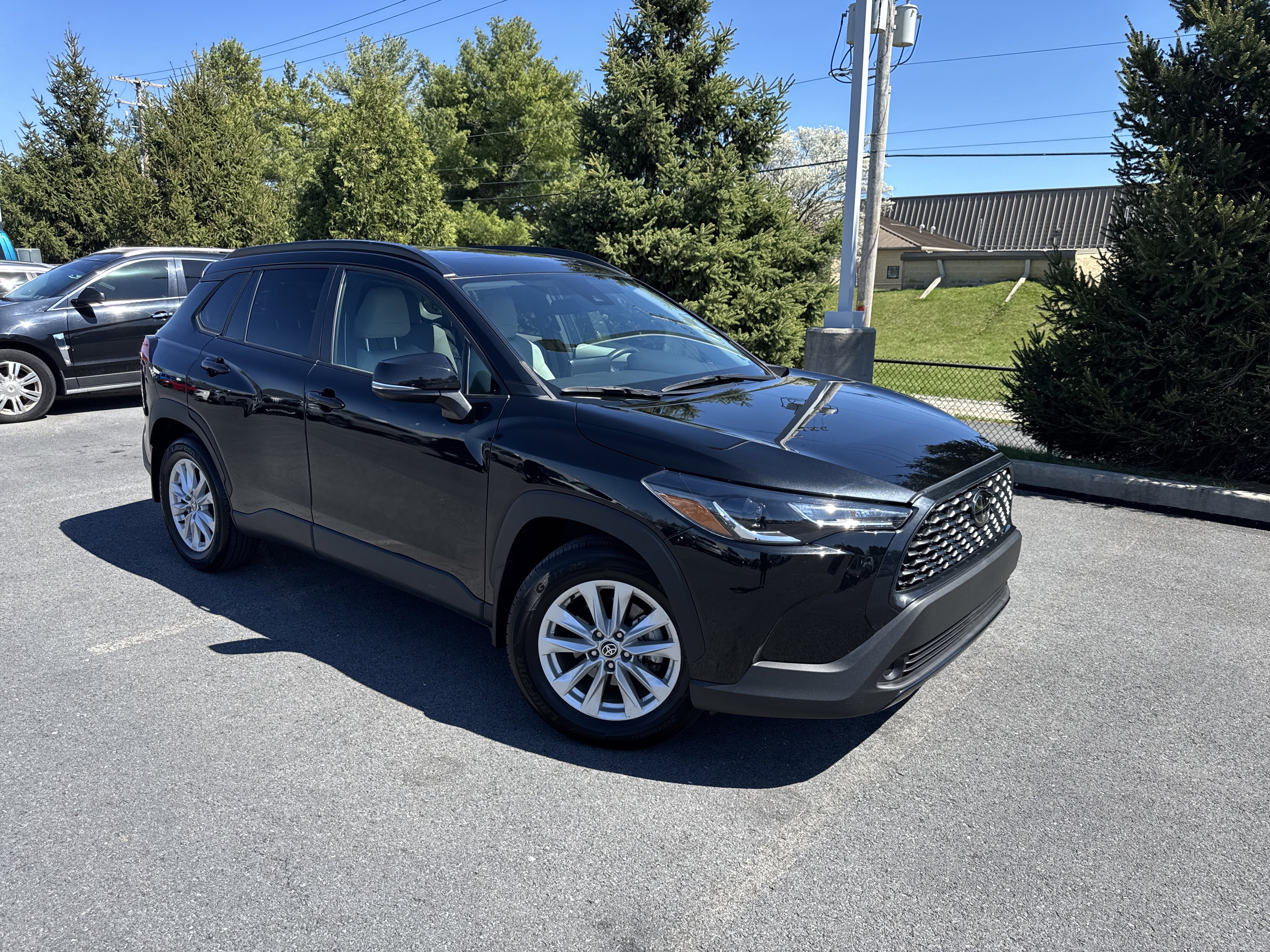 Used 2022 Toyota Corolla Cross LE w/ Moonroof Package image 11