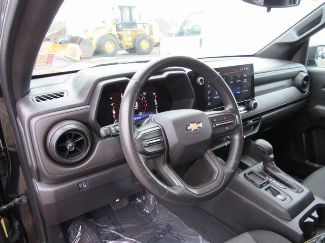 Used 2023 Chevrolet Colorado W/T image 11