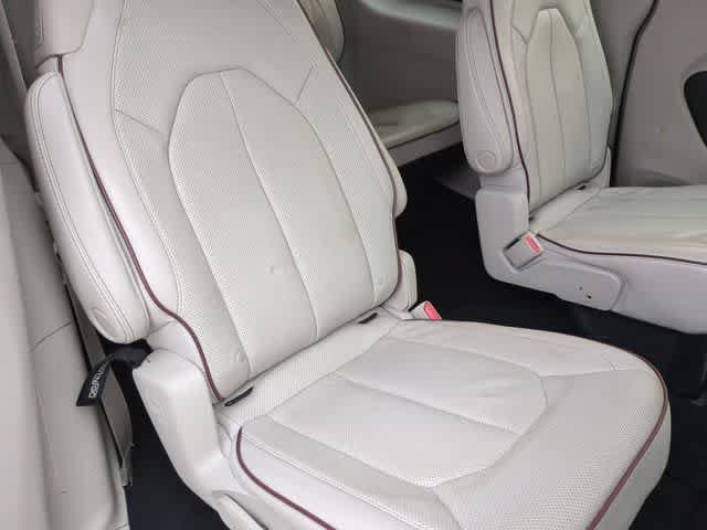 Used 2020 Chrysler Pacifica Limited w/ Advanced Safetytec Group FWD image 22