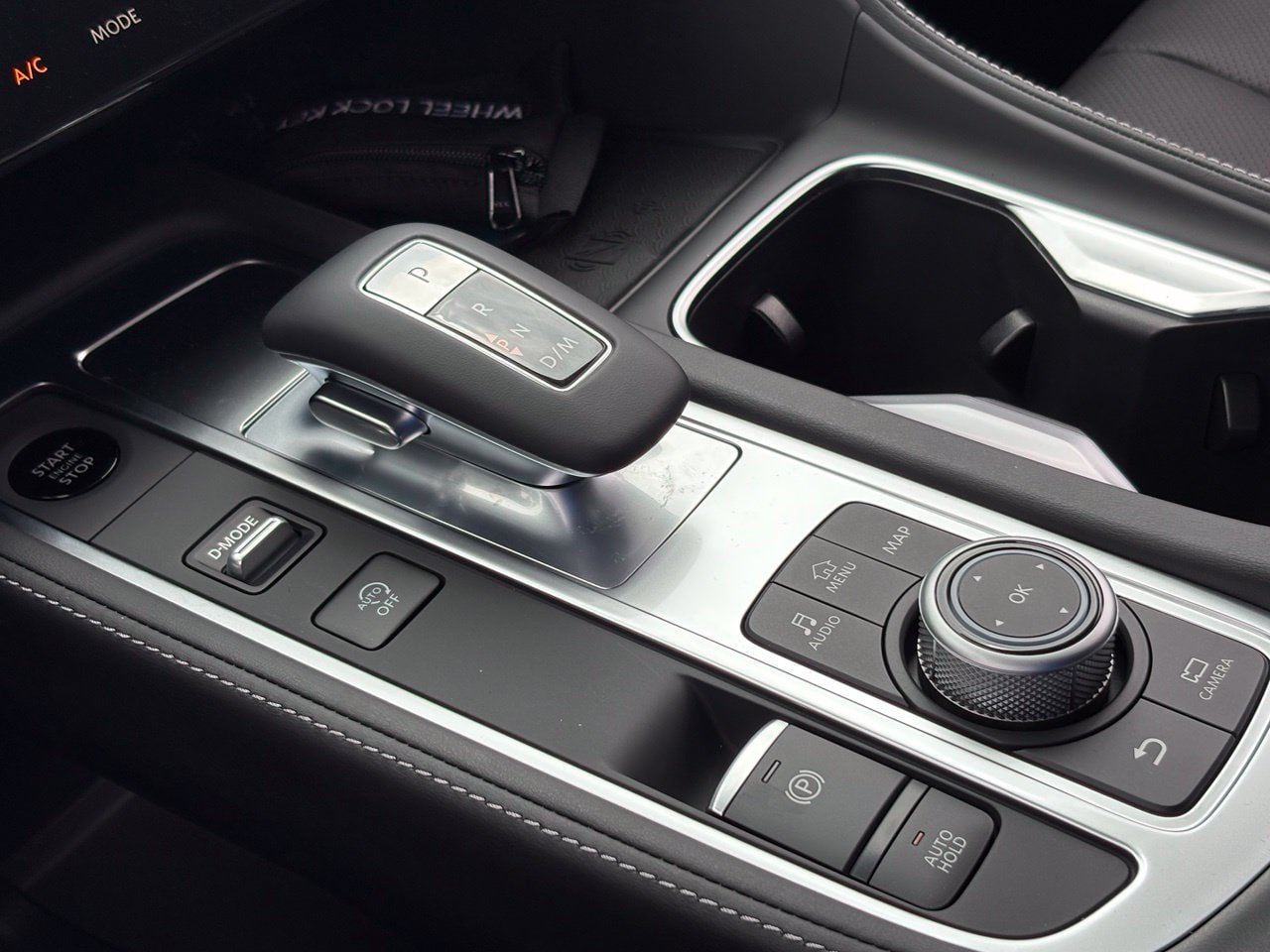 New 2027 INFINITI QX60 Luxe FWD image 2