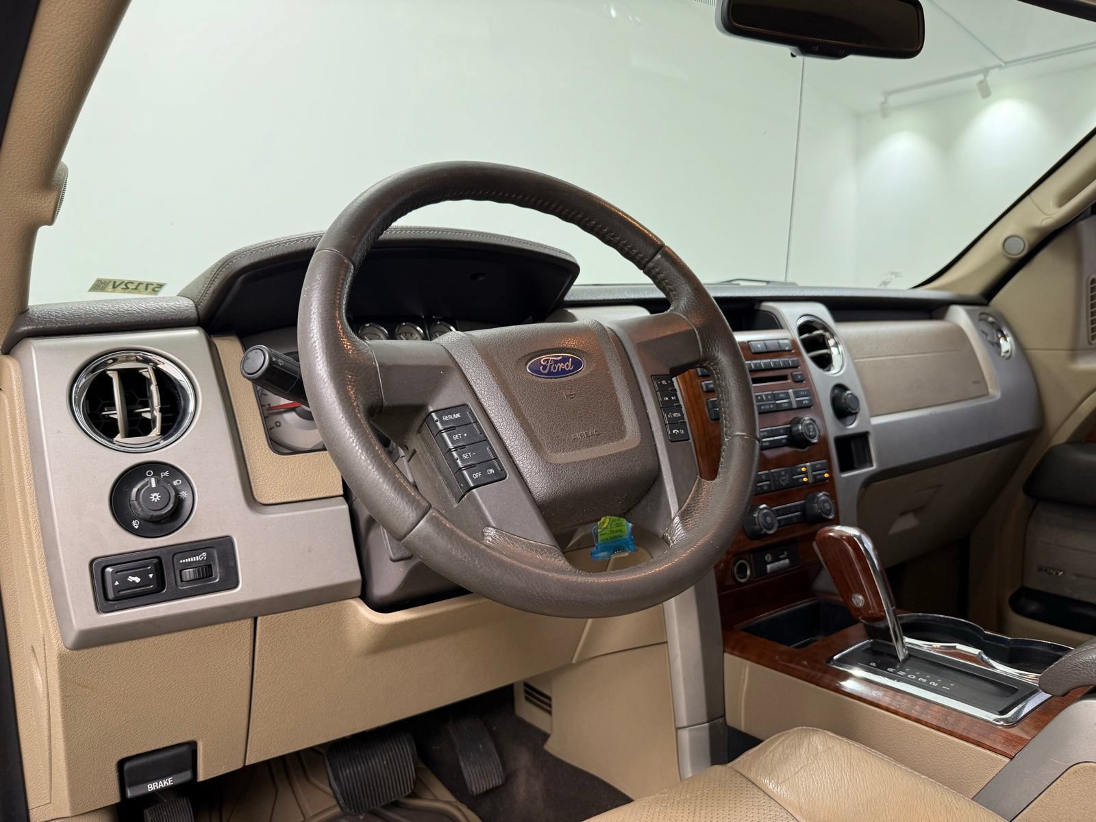 Used 2010 Ford F150 Lariat RWD image 14