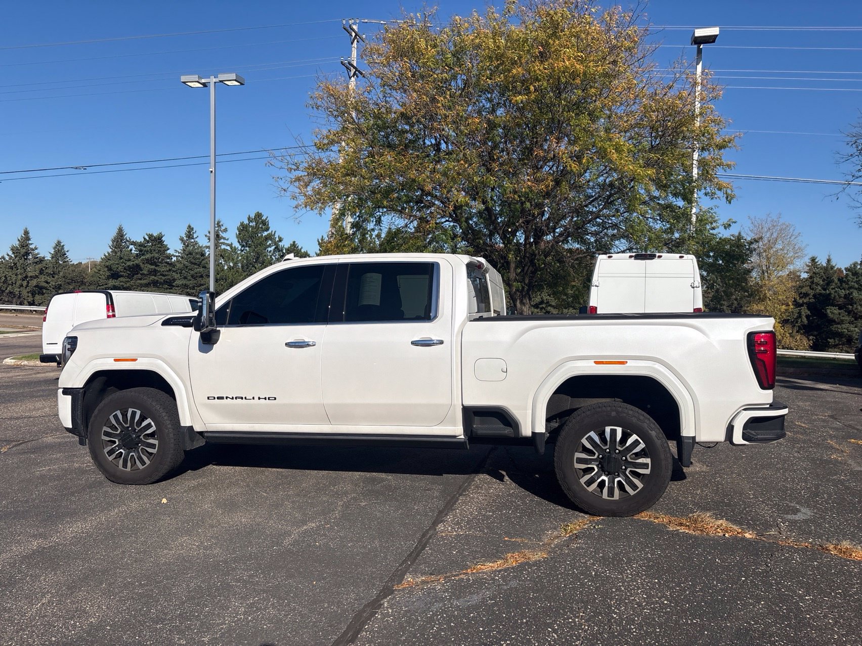 Used 2024 GMC Sierra 3500 Denali Ultimate AWD/4WD image 5