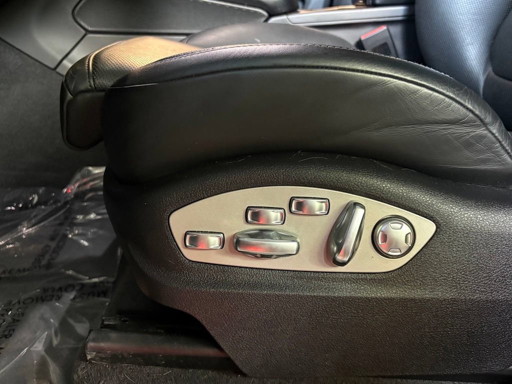 Used 2020 Porsche Macan Turbo AWD/4WD image 24
