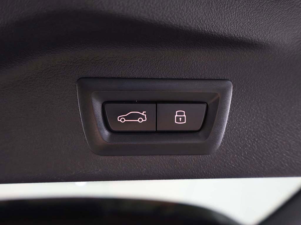 Used 2024 BMW X7 M60i w/ Executive Package image 26