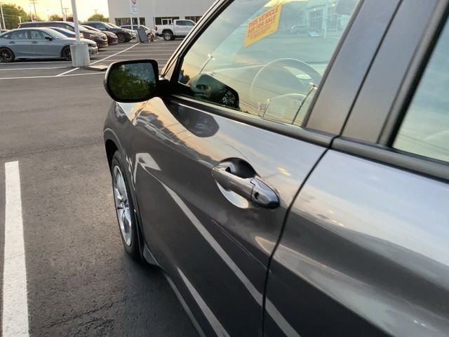 Used 2022 Honda HR-V LX image 9