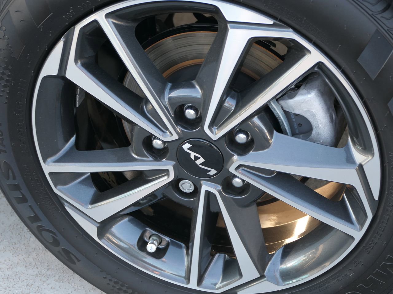 Used 2024 Kia Forte LXS image 10