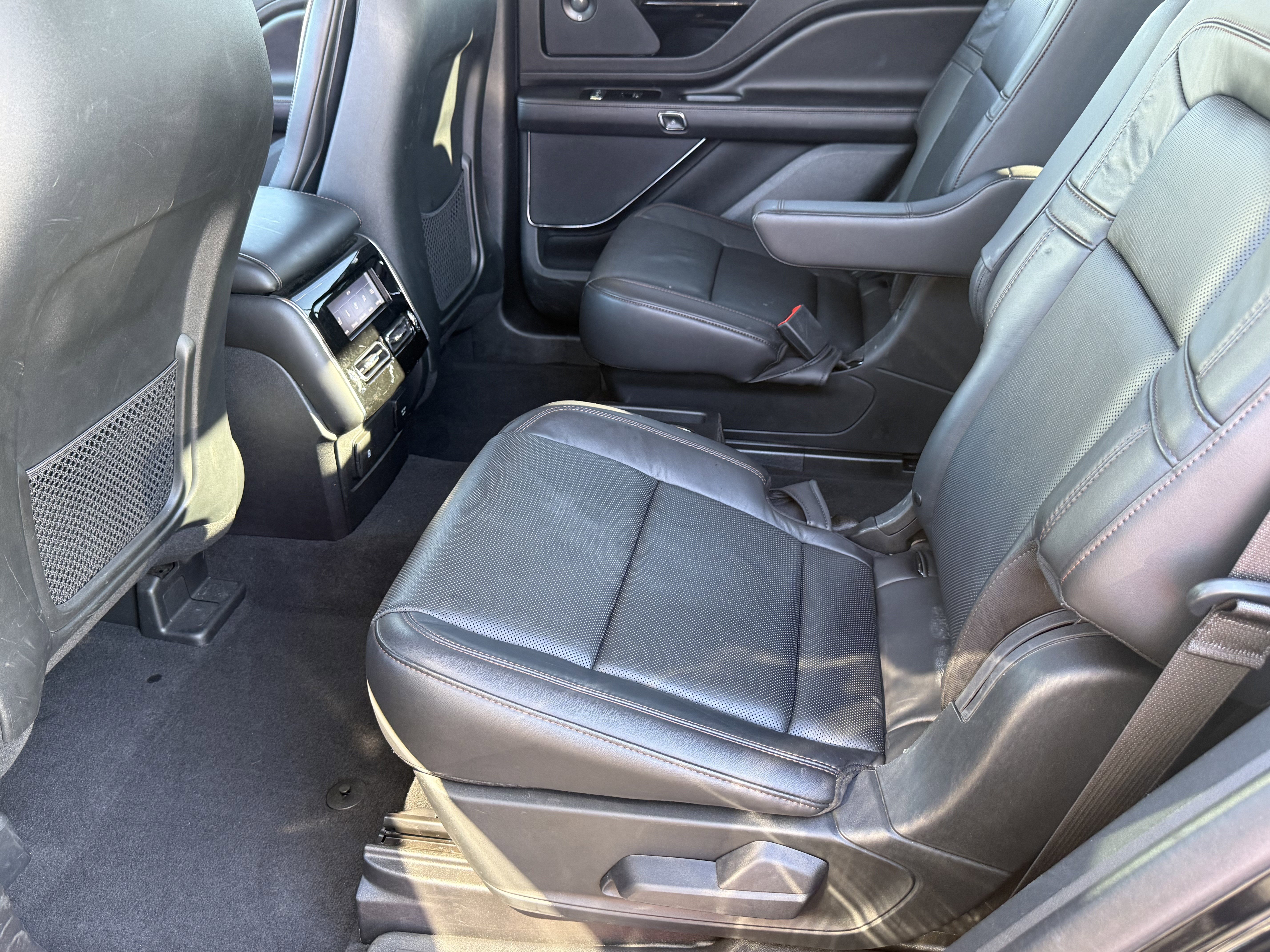 Used 2023 Lincoln Aviator Grand Touring w/ Elements Package Plus image 27