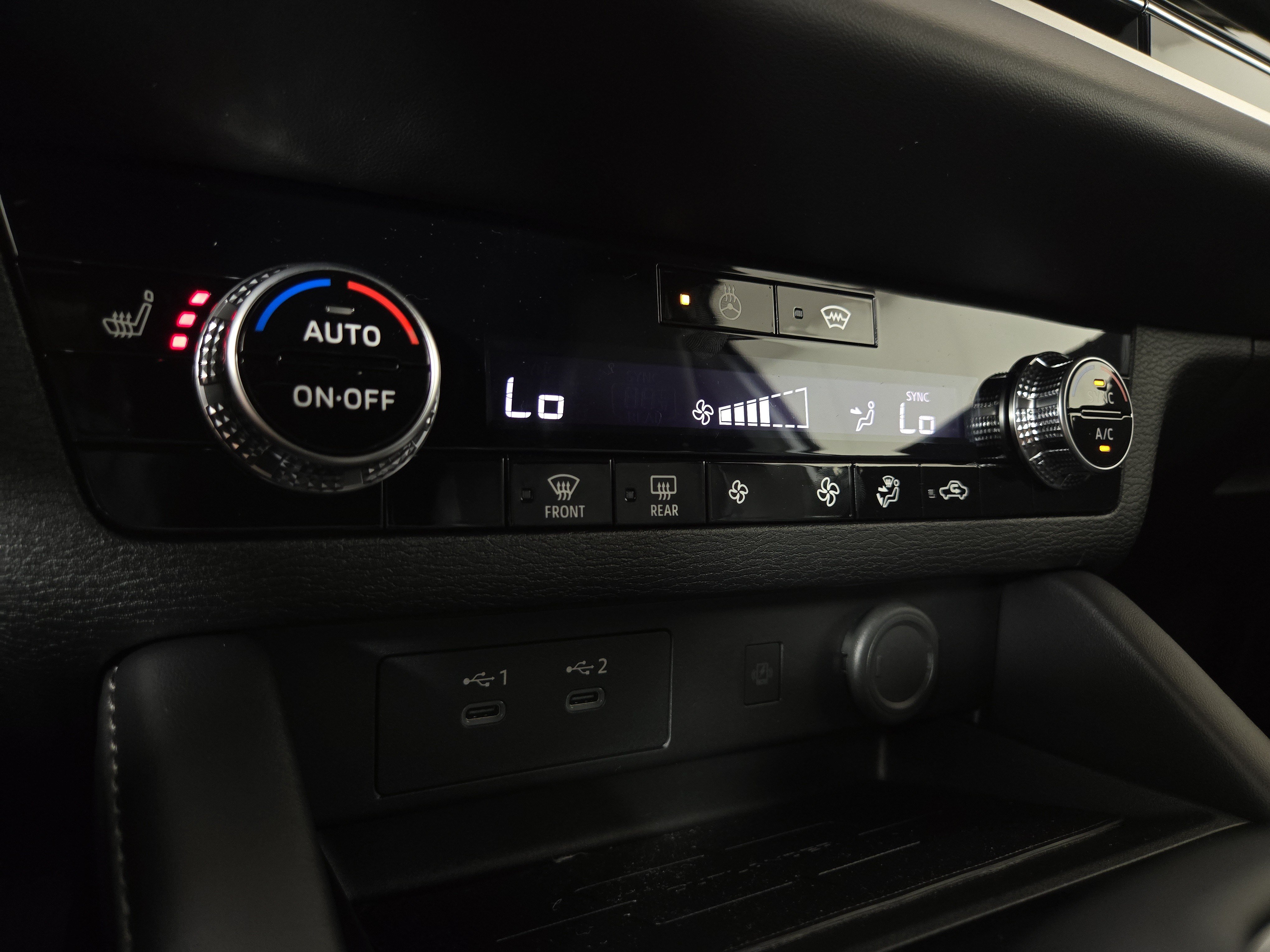 New 2026 Mitsubishi Outlander LE AWD/4WD image 27