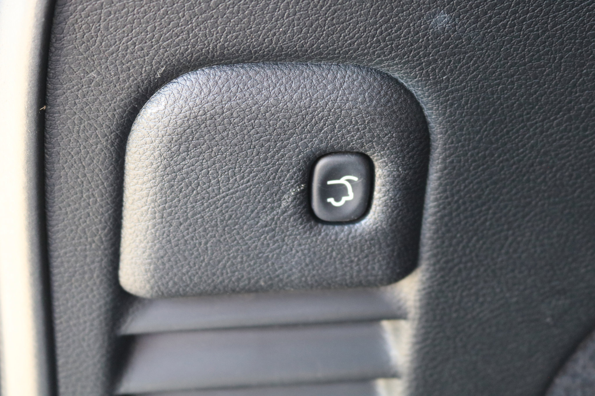 Used 2014 Jeep Grand Cherokee Limited image 44