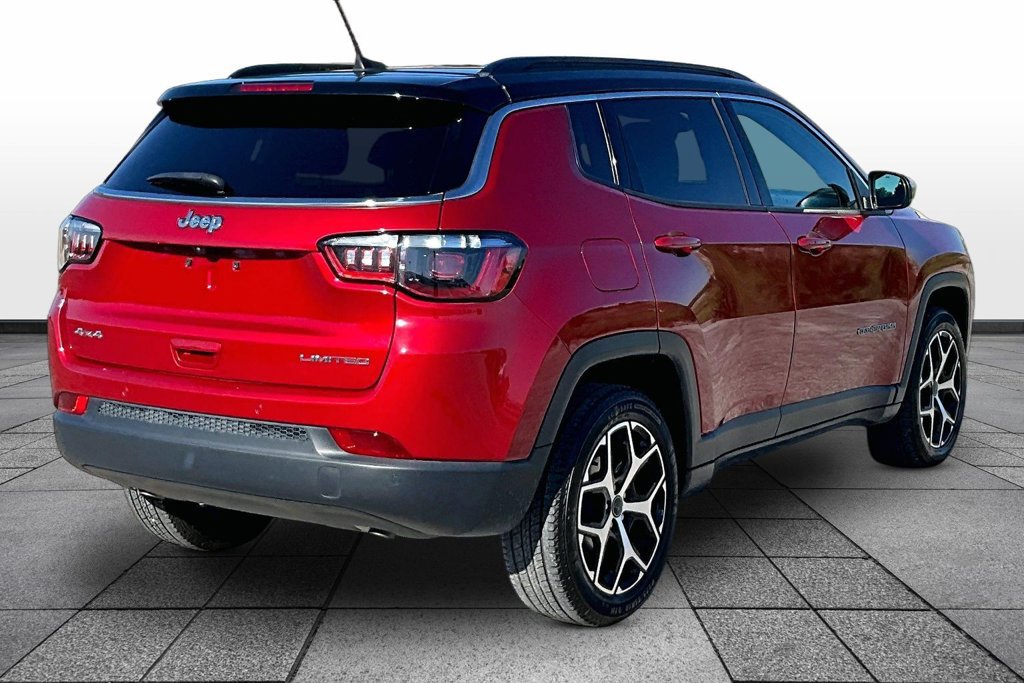 Used 2025 Jeep Compass Limited AWD/4WD image 12