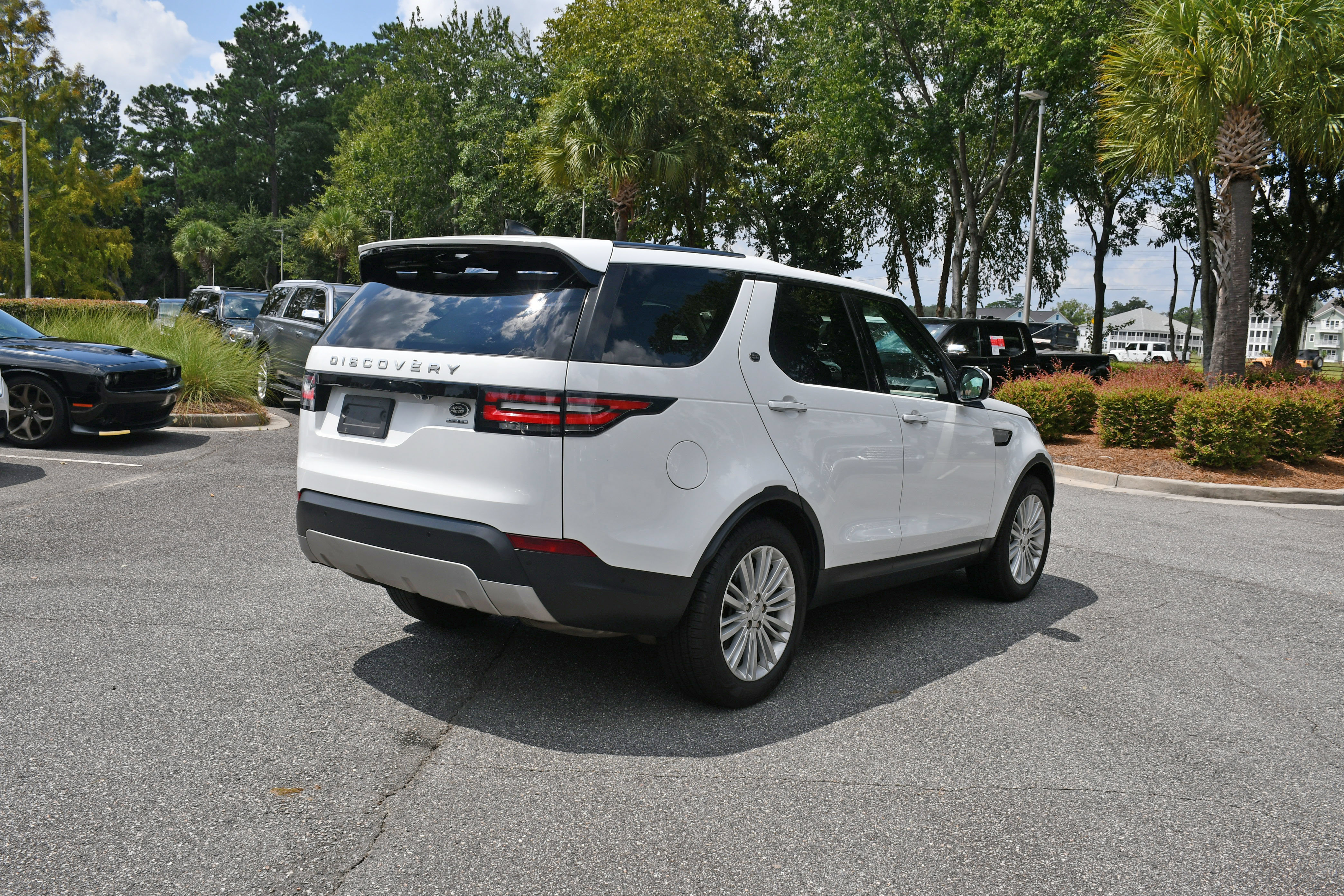 Used 2019 Land Rover Discovery HSE Luxury AWD/4WD image 4