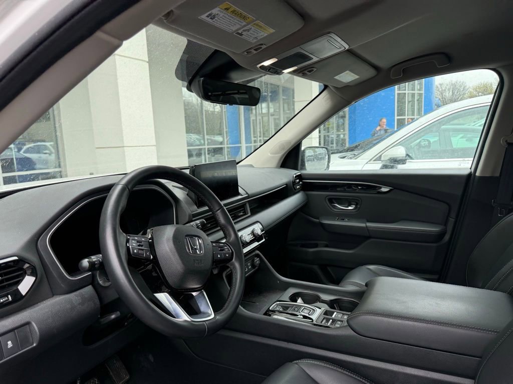 Used 2025 Honda Pilot EX-L image 7