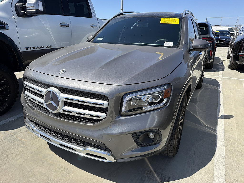 Used 2022 Mercedes-Benz GLB 250 image 2