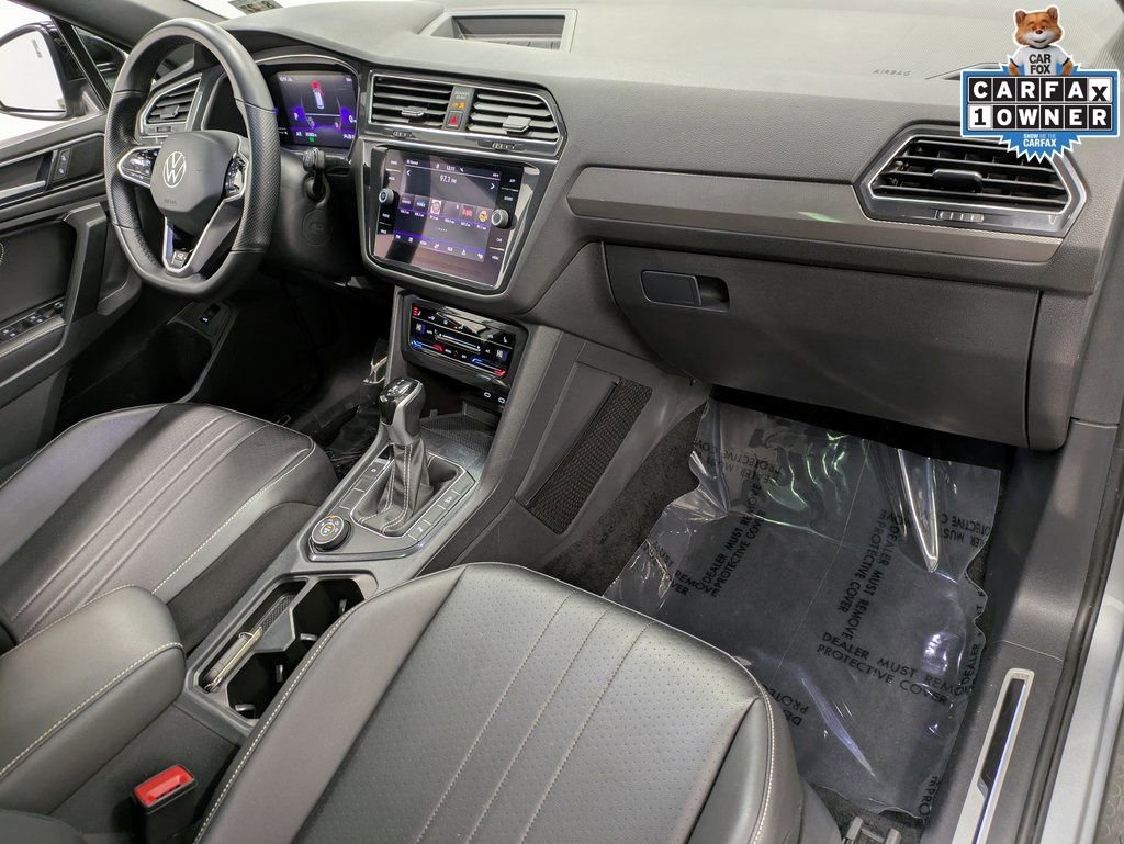 Used 2022 Volkswagen Tiguan SE R-Line image 29