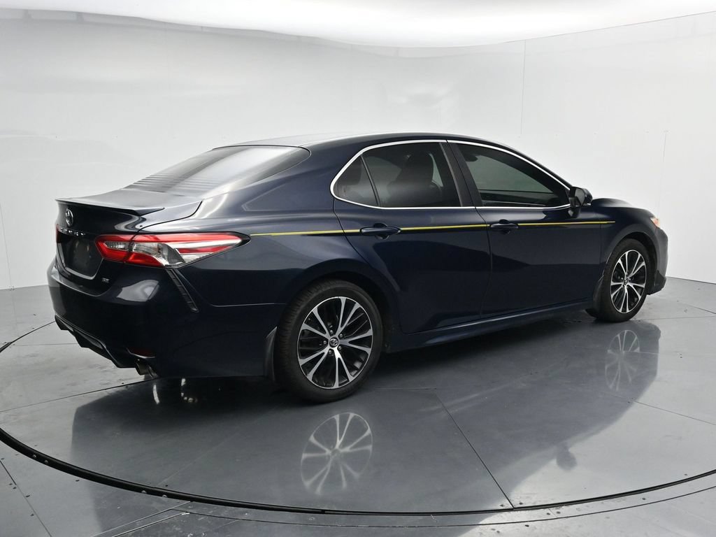 Used 2018 Toyota Camry SE w/ Convenience Package FWD image 8
