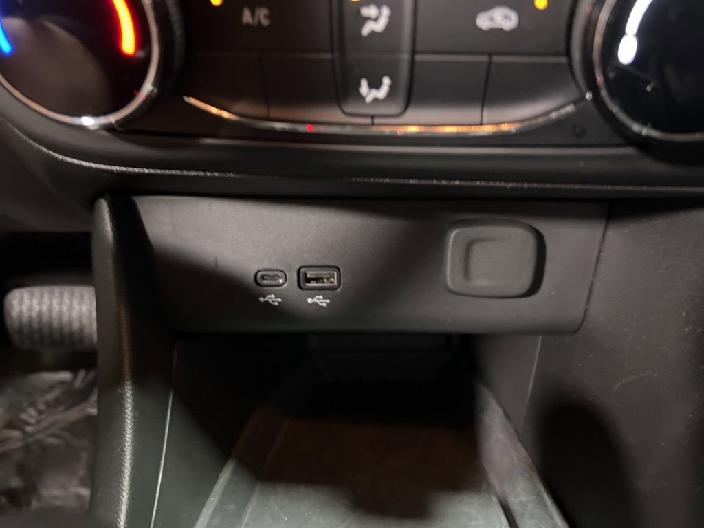 Used 2025 Buick Encore GX Preferred image 27