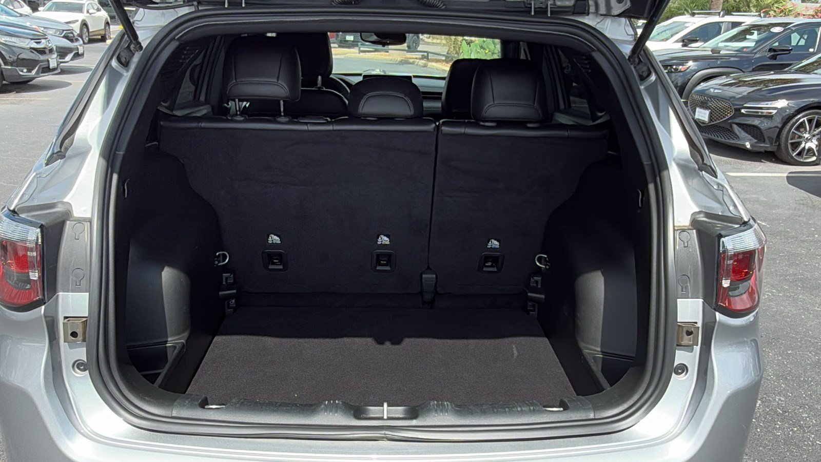 Used 2022 Jeep Compass Latitude FWD image 23