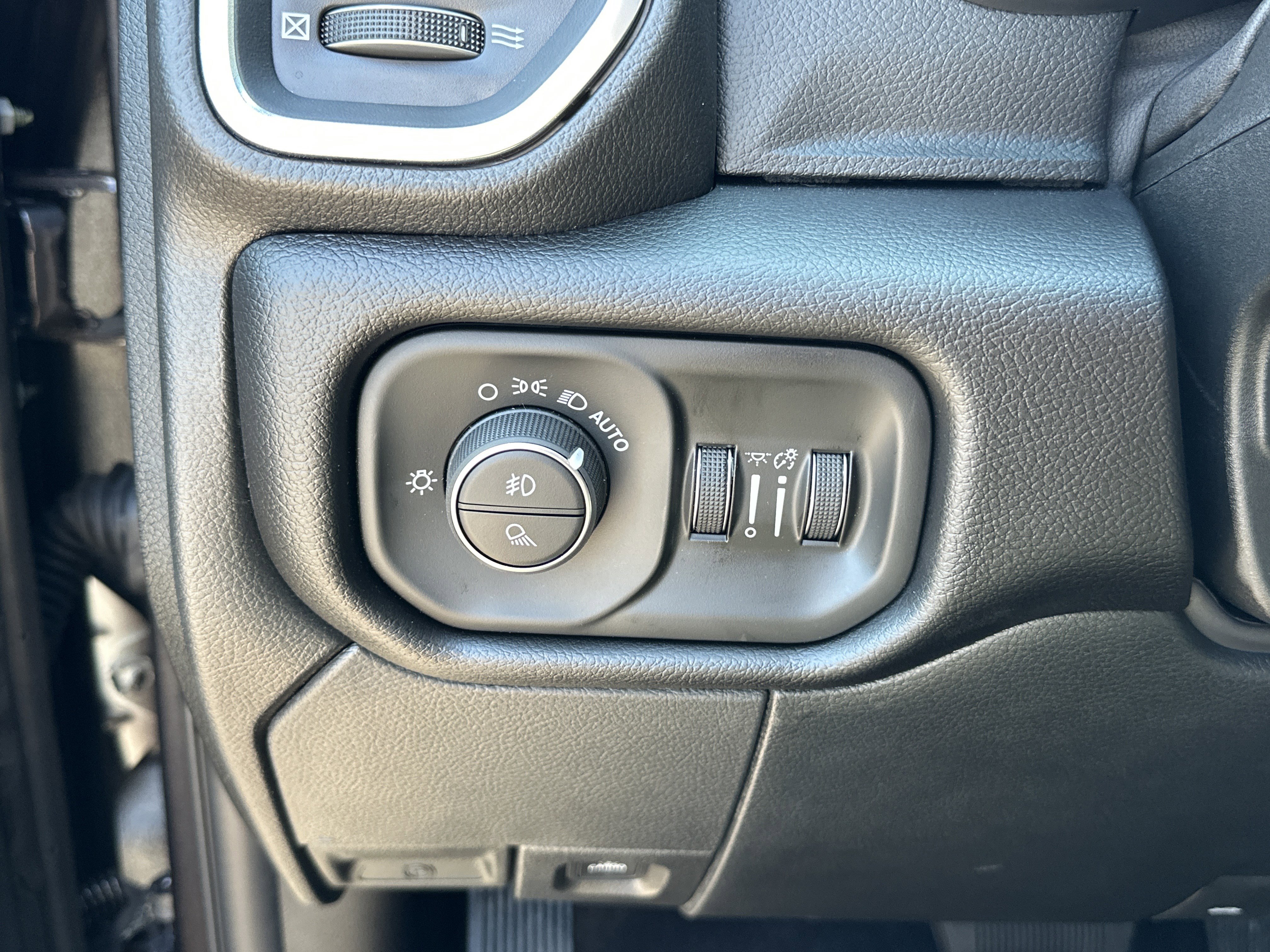 New 2026 RAM 2500 Laramie image 34