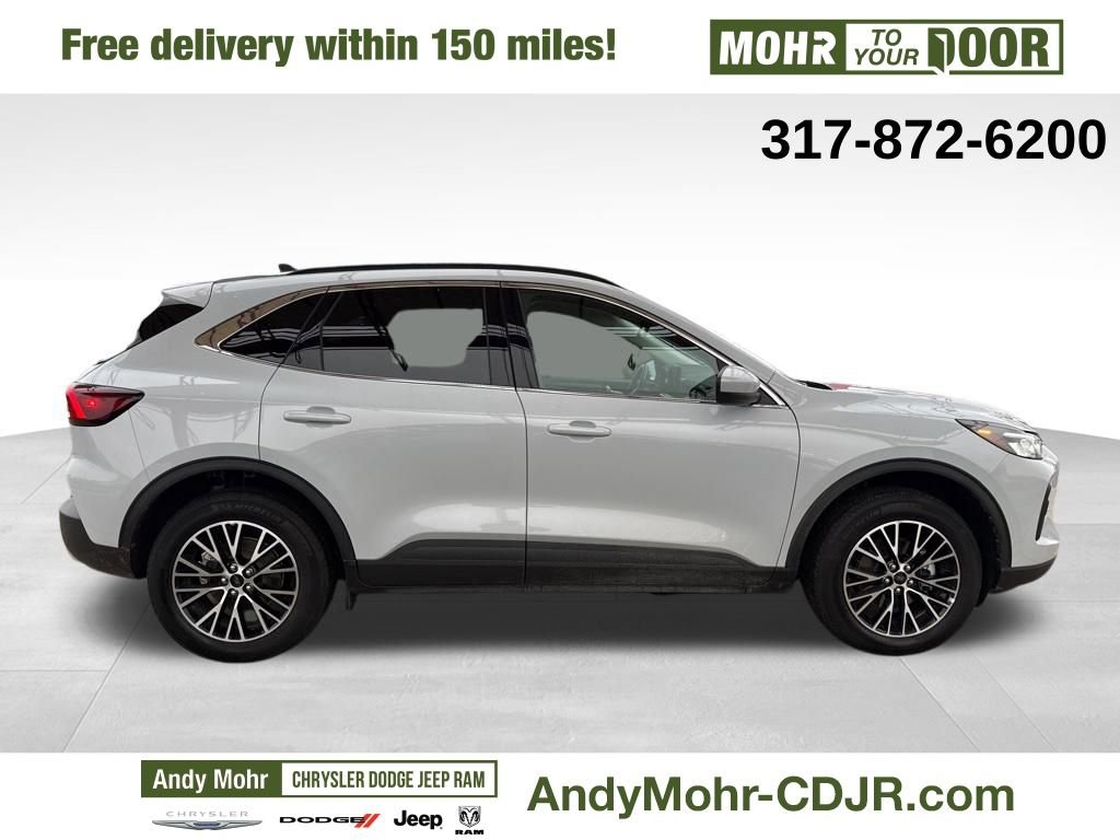 Used 2025 Ford Escape SE image 8