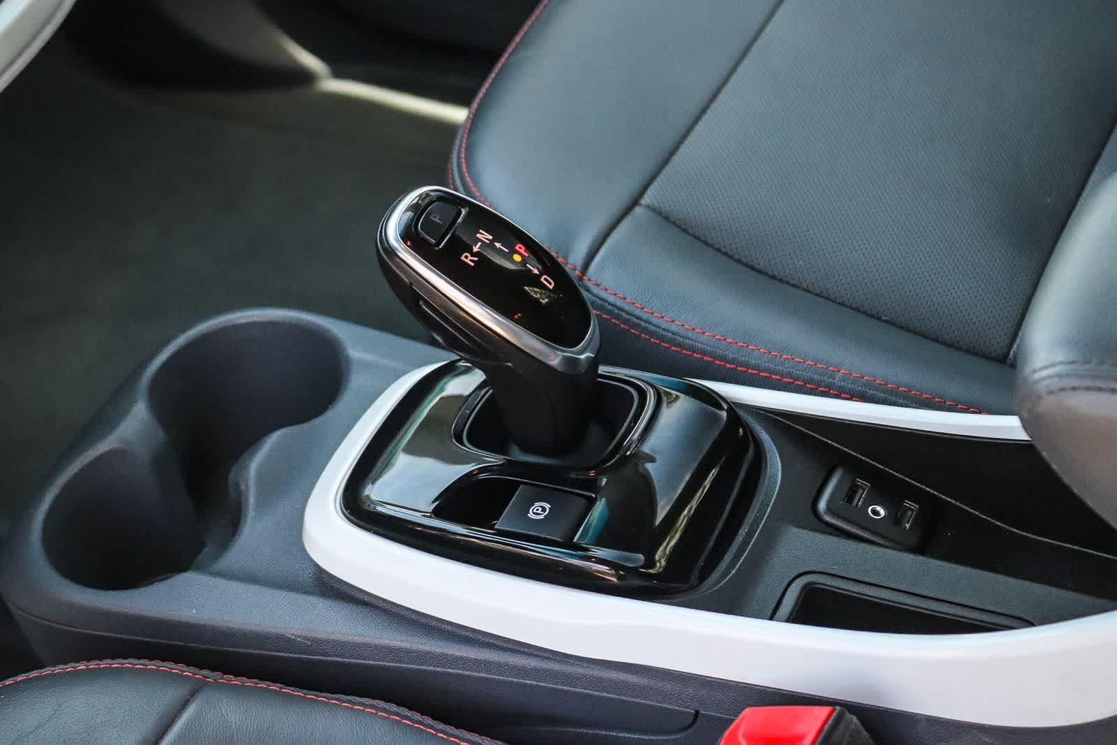 Used 2020 Chevrolet Bolt Premier w/ Infotainment Package FWD image 18