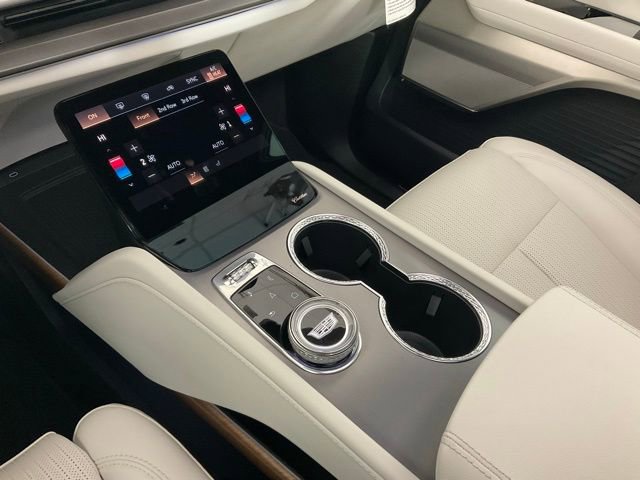 New 2026 Cadillac Vistiq Luxury image 13