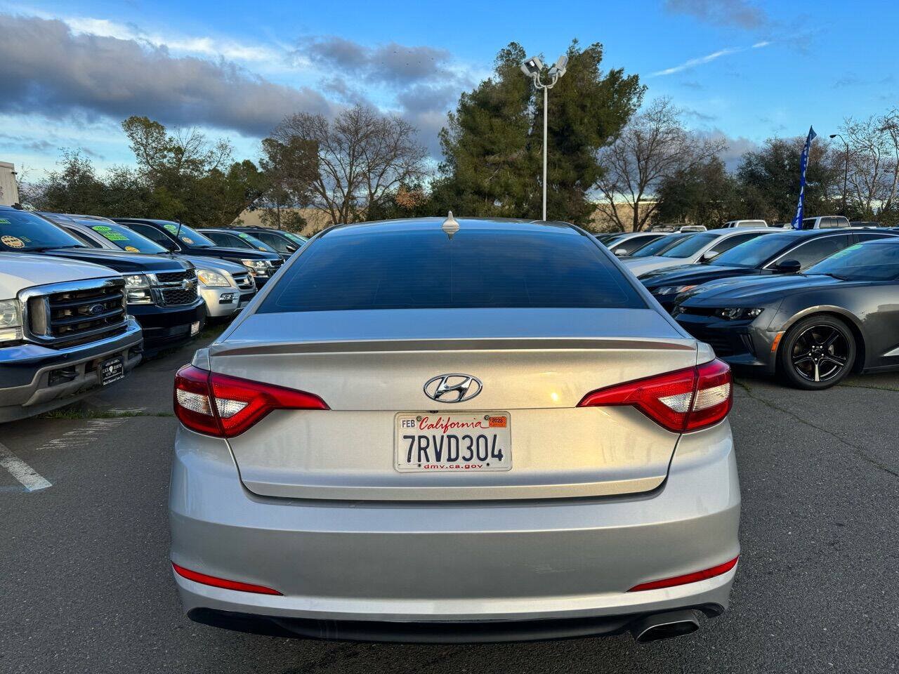 Used 2016 Hyundai Sonata SE FWD image 10