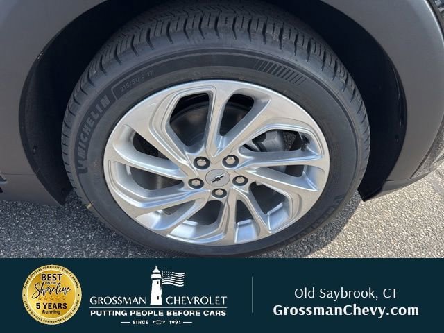 New 2027 Chevrolet Bolt LT w/ Comfort Package FWD image 20