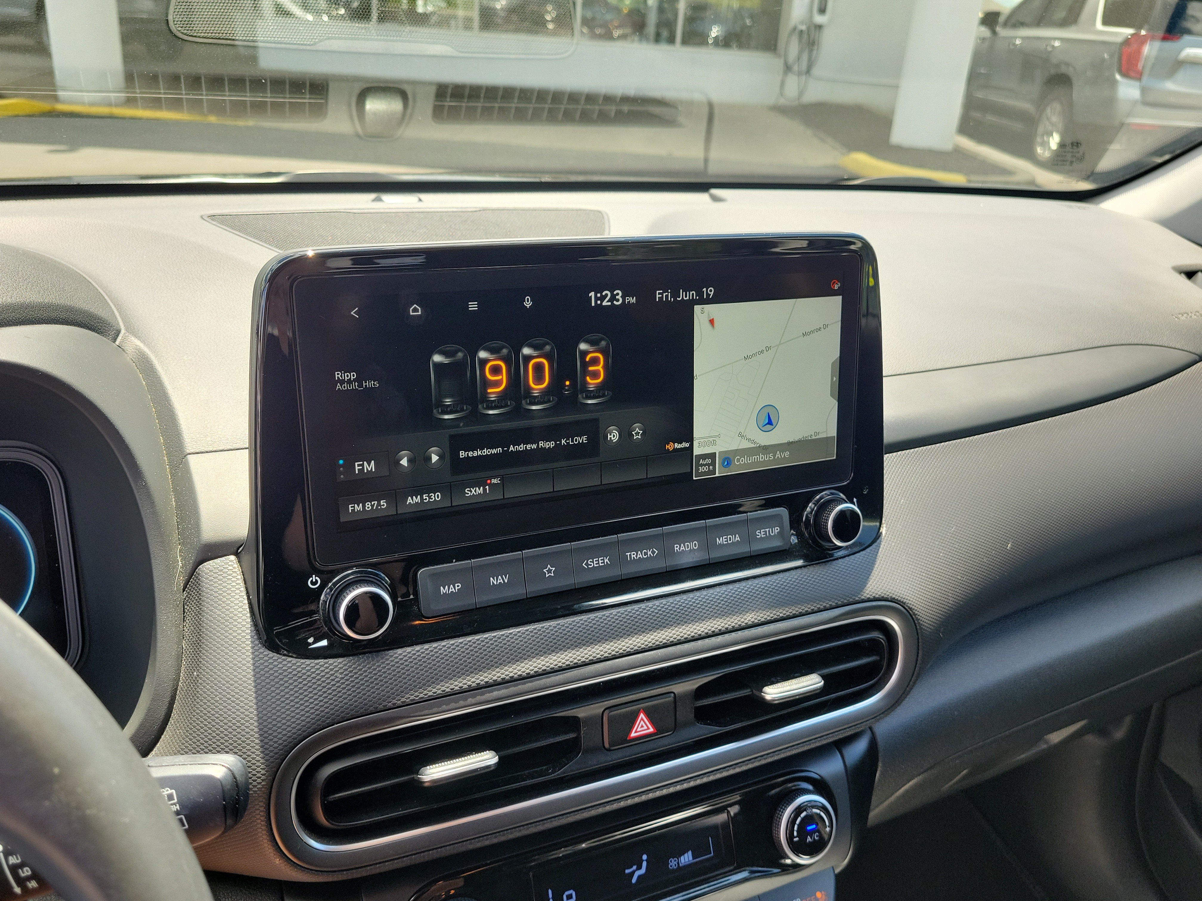 Used 2022 Hyundai Kona Limited AWD/4WD image 26