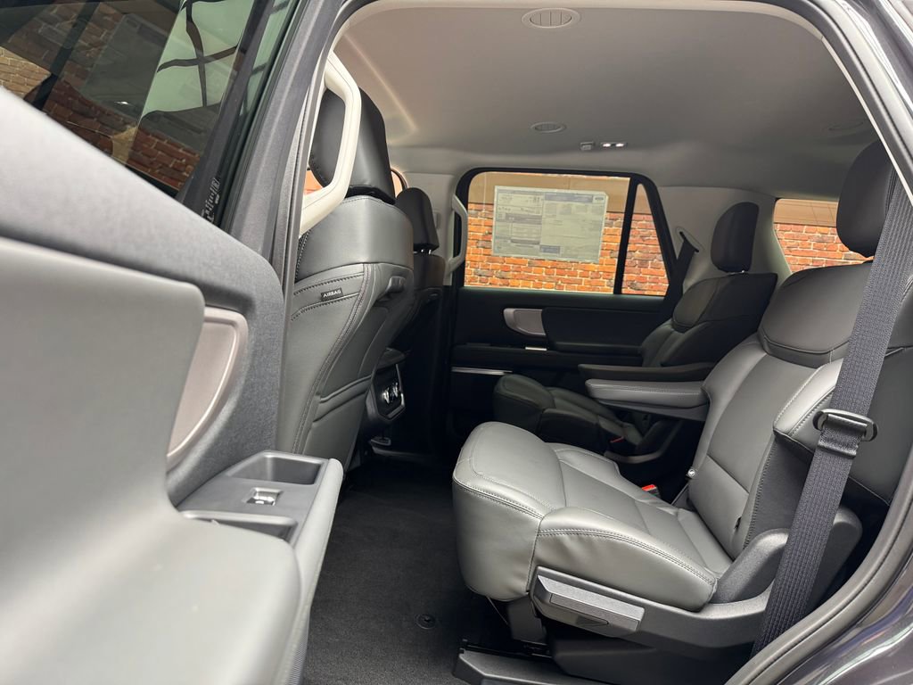 New 2026 Ford Expedition Active AWD/4WD image 23