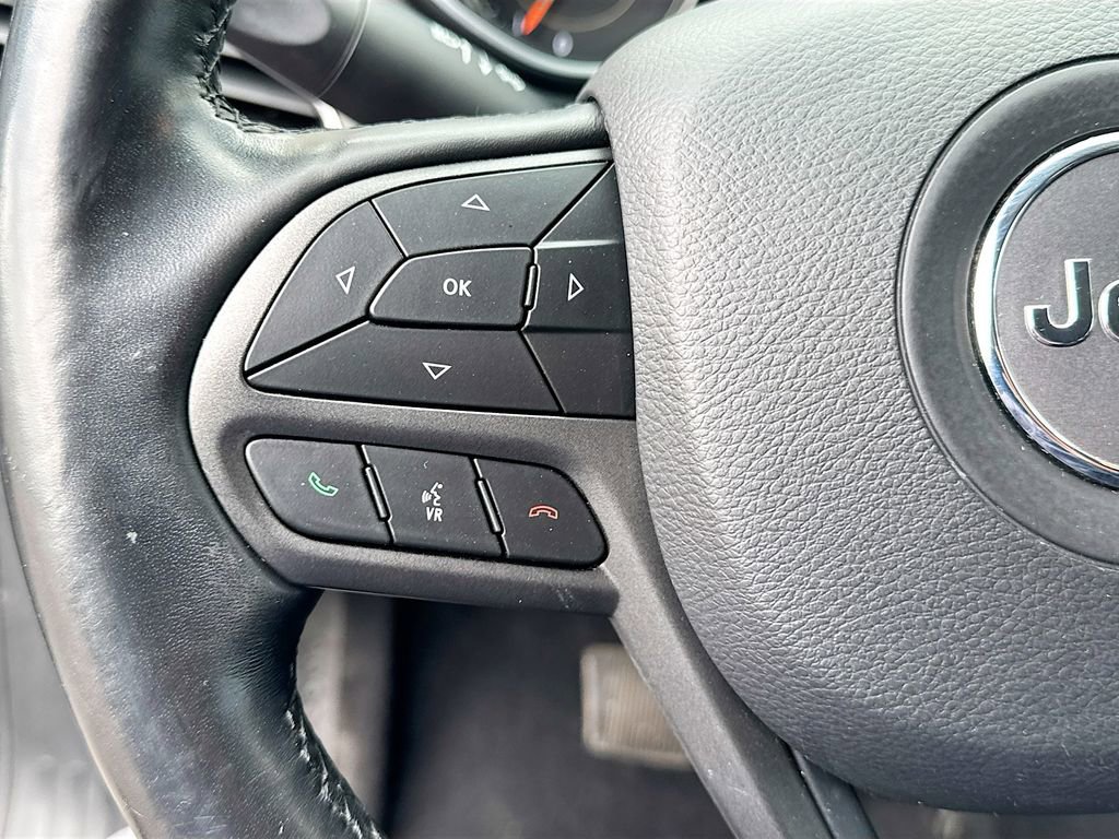 Used 2020 Jeep Cherokee Trailhawk w/ Cold Weather Group AWD/4WD image 8