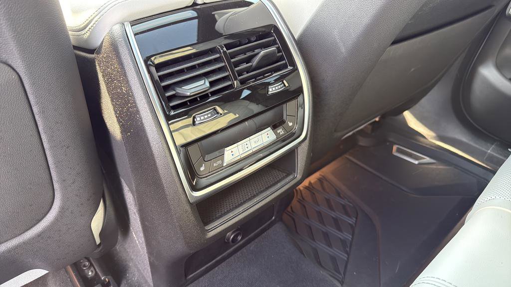 Used 2026 BMW X6 xDrive40i image 25