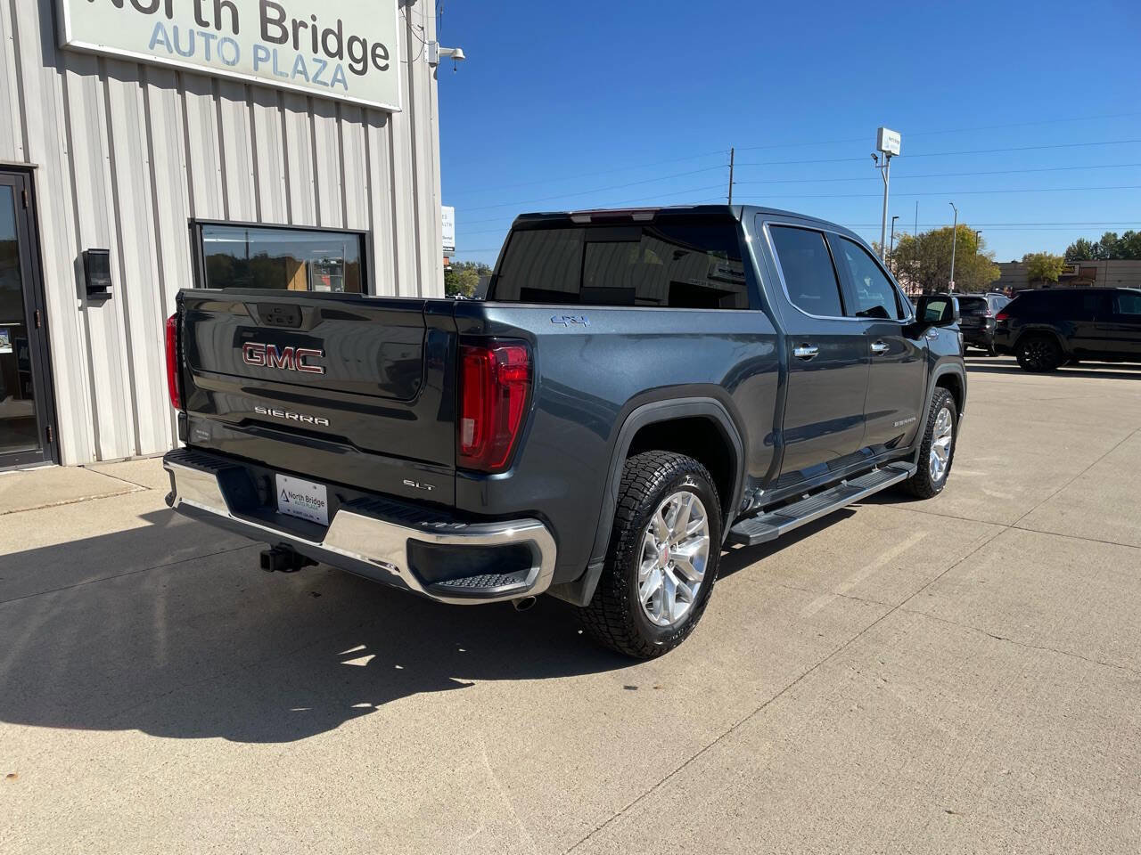 Used 2021 GMC Sierra 1500 SLT image 4